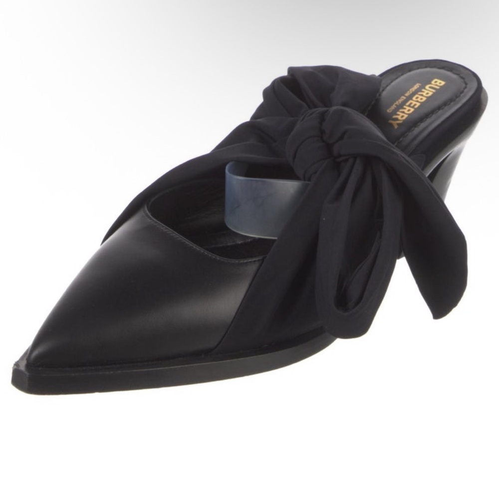 Burberry Black leather Bow Accent Mules